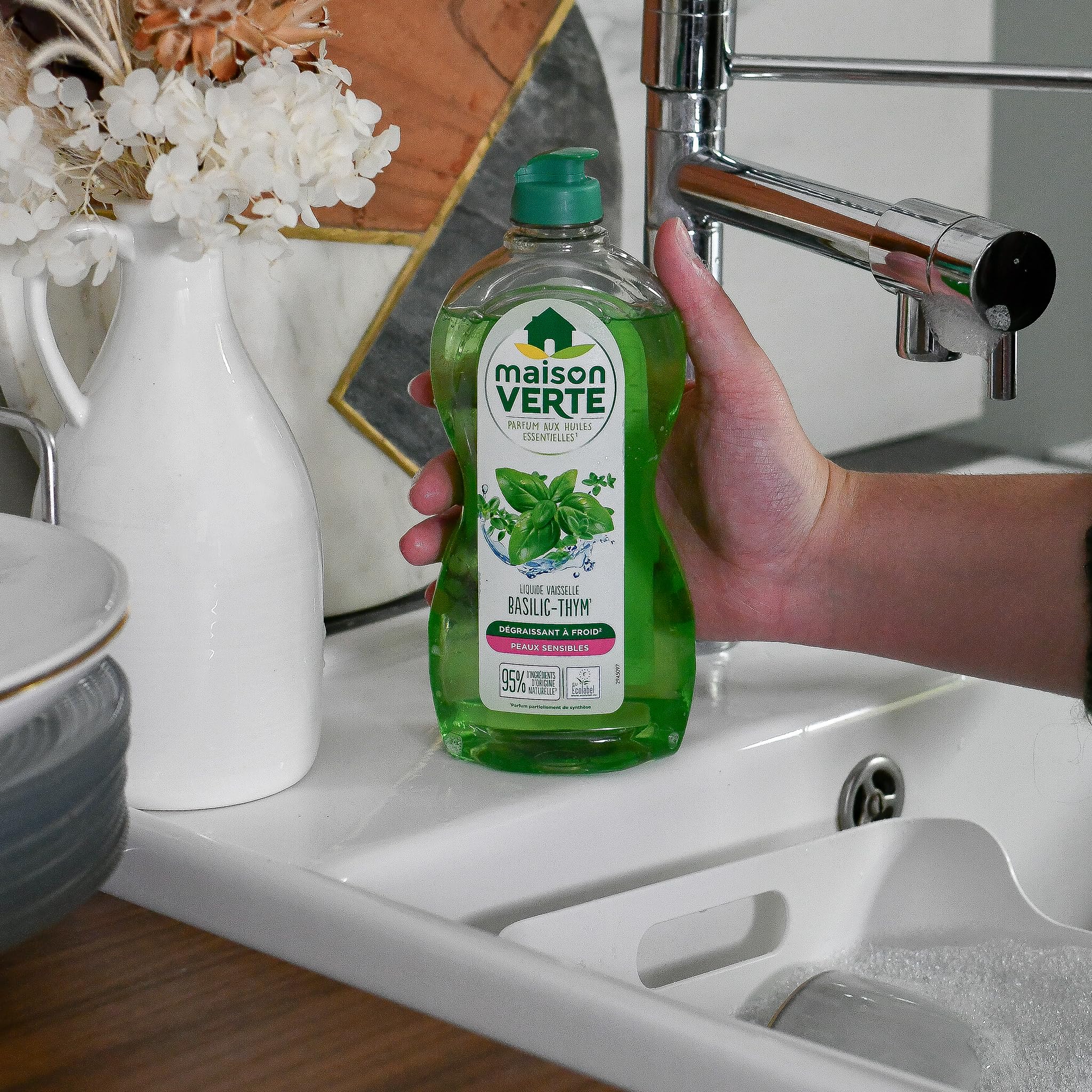 maison-verte-liquide-vaisselle-basilic-thym-peaux-sensibles-500ml image 4