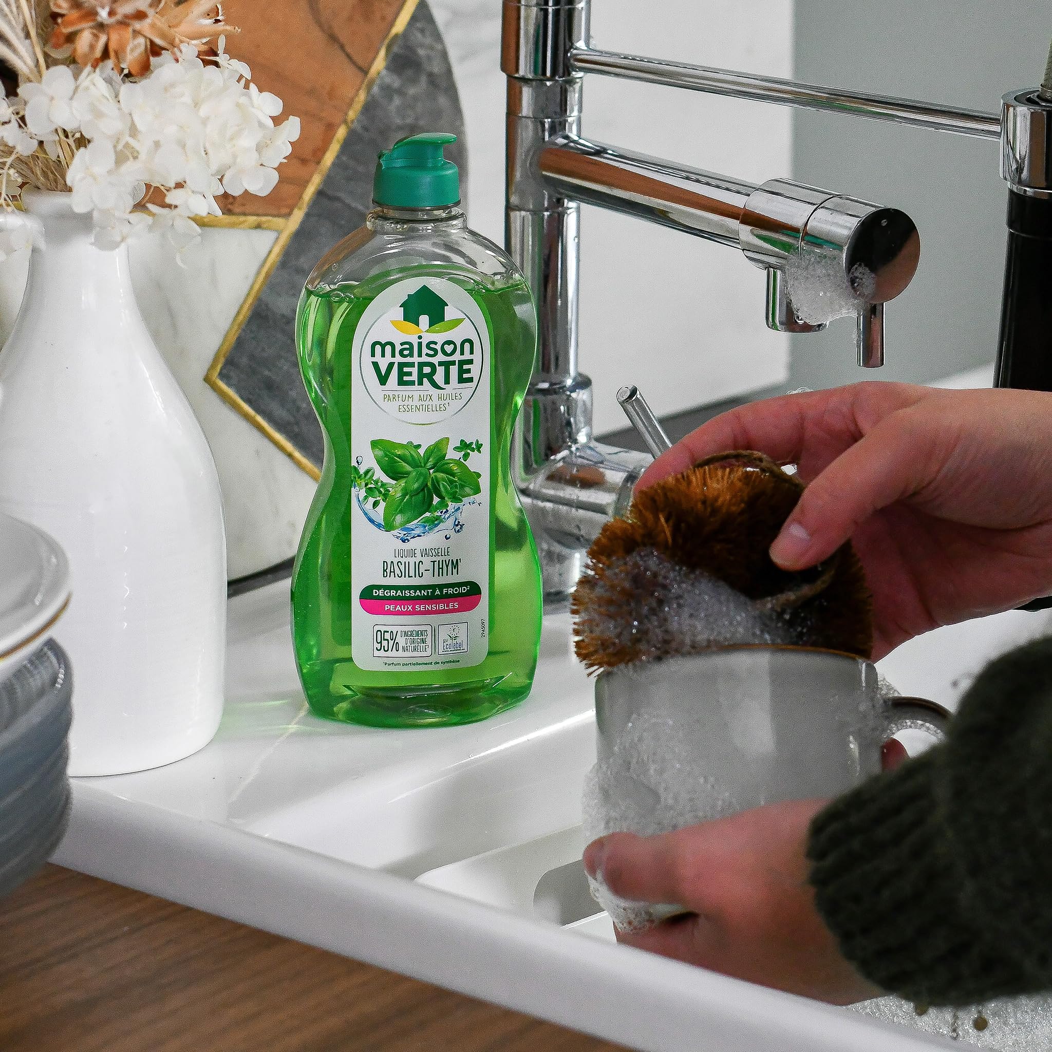 maison-verte-liquide-vaisselle-basilic-thym-peaux-sensibles-500ml image 5